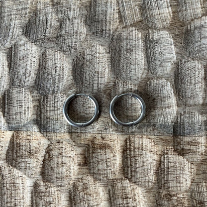 Créoles rondes argentées.jpeg